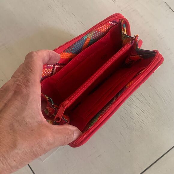 VERA BRADLEY Grab & Go Wallet NWT - Picture 3 of 3